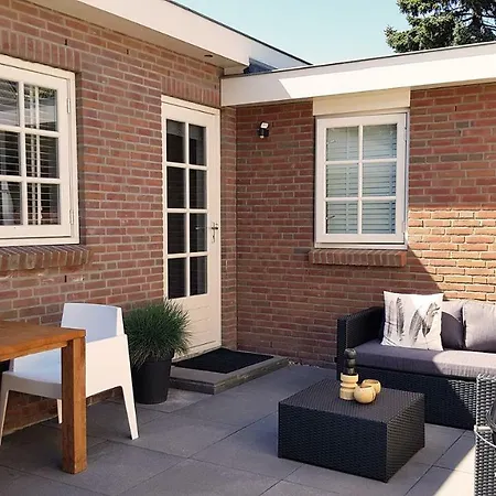 Ferienhaus Intika House *