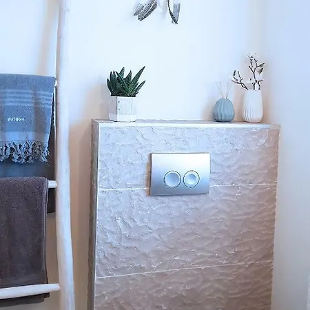 Intika House زاندفورت