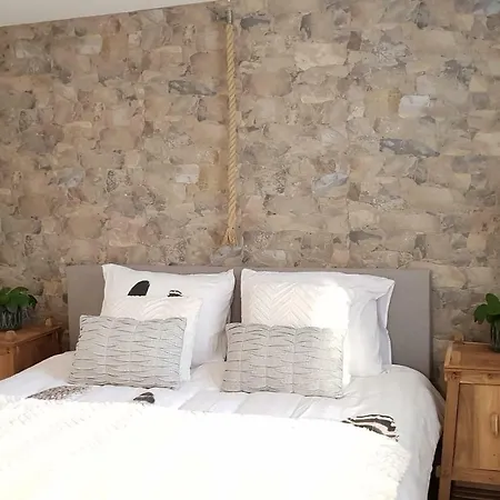 Intika House 펜션 잔드보르트